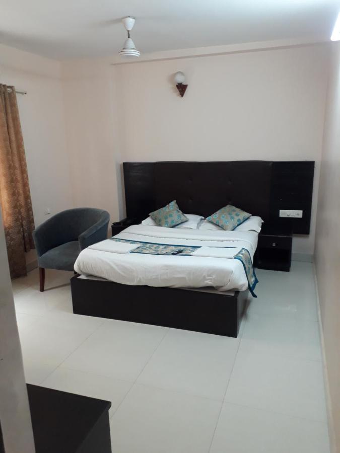Seaqueen Residency Hotel Chennai Exterior photo